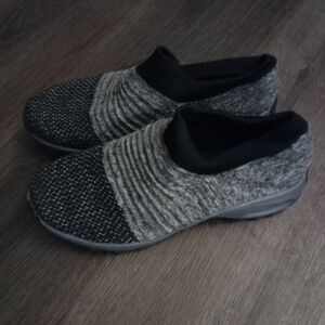 Source Unknown Black and Gray Women's Sandals